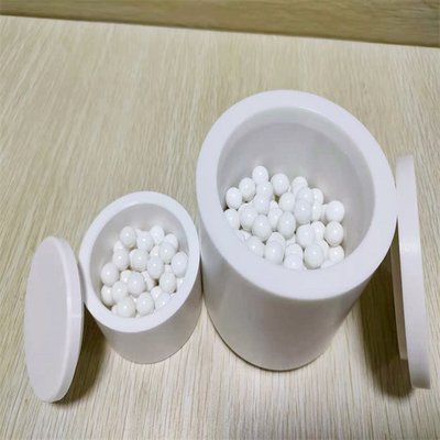 De ceramische Zirconiumdioxydealumina Tank van de Balmolen Op hoge temperatuur